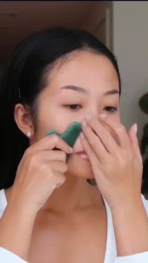 DESINFLAMA TU ROSTRO CON set de Rodillo de Jade y Gua Sha